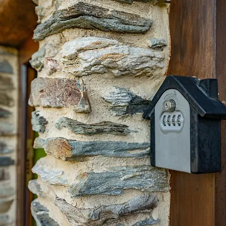 Eiron Country house